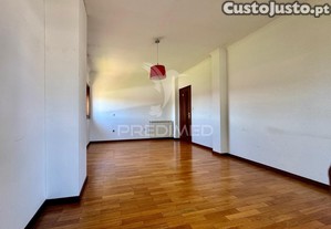 Moradia t4 de gaveto - são martinho sande guimarães