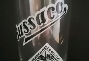 Copo antigo em vidro com publicidade da extinta marca de refrigerantes Bussaco "triângulo a preto"