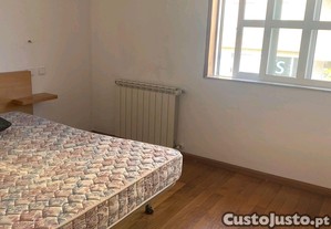 Quarto em moradia Nogueira, Braga