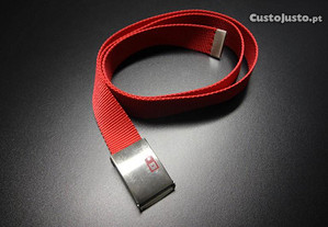 Cinto em nylon vermelho com fivela metálica ajustável da Fourstar Vintage