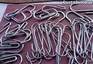 Conjunto de 46 ganchos em inox para talhos