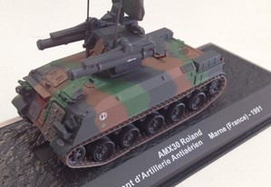 Miniatura 1:72 Tanque/Blindado/Panzer/Carro Combate AMX30 ROLAND (França)
