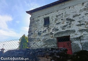 Moradia T1 Para Restauro Em Rossas, Vieira Do...