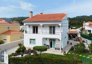 Casa / Villa T4 em Leiria de 208,00 m²