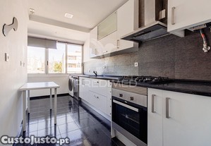T3 transformado em t2 na povoa de santo adrião pronto a habitar