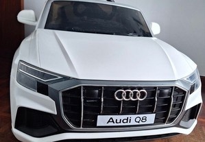Audi Q8 infantil