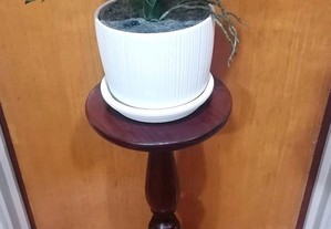 Mesa de pé alto em madeira, para vaso ou qualquer outra decoração