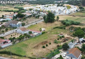 Terreno Urbano de 2406 m2 em Santo Ant�nio da Charneca