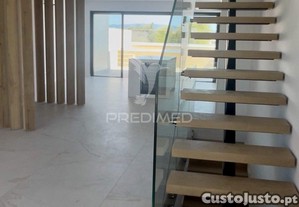 Giesta villas | moradia t3 contemporânea de prestígio em portimão com piscina privada