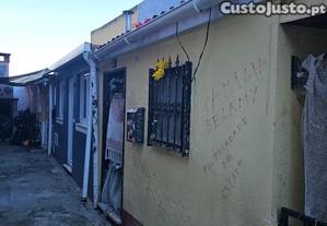 Pequena vivenda na Rua Maria Pia para obras, financiamento