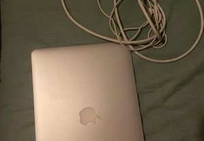 MacBook Air 13 Modelo A1466 - Motherboard Avariada (c/ carregador)