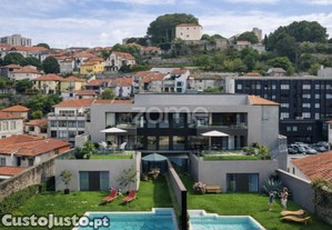 Apartamento T3 +1Novo Com Garagem E Jardim ,De...