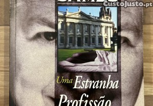 Livro Uma Estranha Profissão para uma mulher