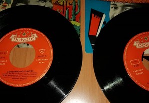 Dois discos 45 rpm de Agostinho dos Santos