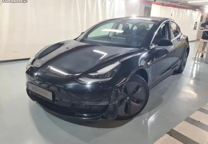 Tesla Model 3 Long-Range Dual Moto