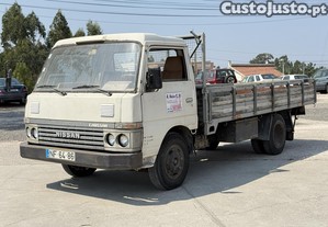Nissan Cabstar 3.3 TD S com 85 mil km