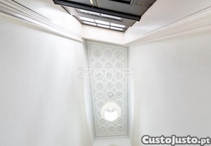 Apartamento T2 De Traça Clássica Com Jardim...