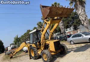 Retro escavadora JCB