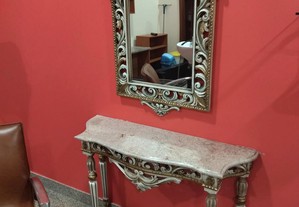 Credencia e espelho