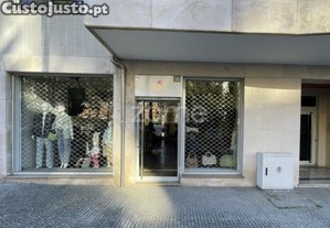 Loja No Centro Da Maia Para Investimento