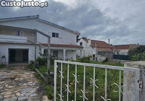 Moradia isolada em Sesimbra (Castelo)