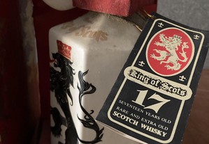 Garrafa de whisky king of scots 17 anos