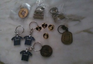 Conjunto de Pin's/Porta Chaves/Medalhas