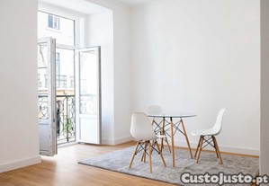 Apartamento T2 renovado a estrear, em Arroios, Lisboa