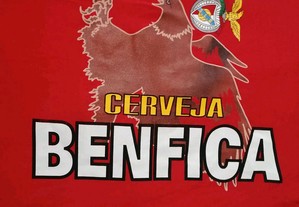 Espectacular e difícil T-shirt da antiga cerveja Benfica