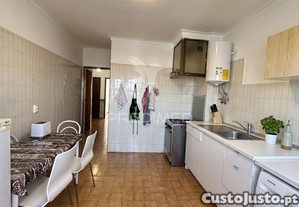 T2 para remodelação | tapada das mercês | vista serra de sintra