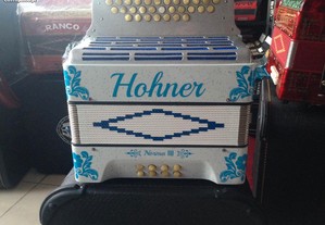 Concertina hohner ,3 voz ,branca/azul