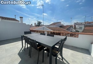Apartamento T3 Duplex  em Vila Viosa - Mobilado e Equipado, Pronto a Habitar.