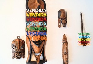 Máscaras de África em madeira maciça exótica antigas