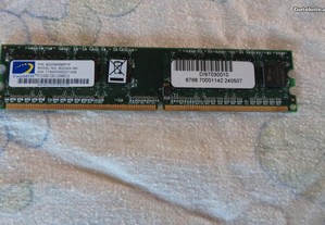 Duas memórias DIMM Twinmos 1 GB PC2-5300/CL5