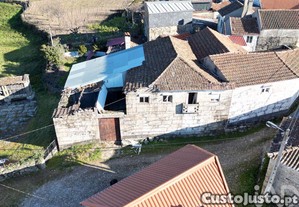Casa de aldeia T3 em Mouçós e Lamares de 364,00 m²