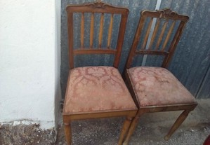 2 cadeiras vintage p/restaurar em madeira de cast
