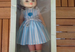 Antiga boneca Famosa Mily (na caixa)