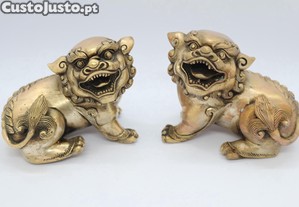 Par de estátuas de Leão / Cão Foo em bronze maciço chinesas XIX