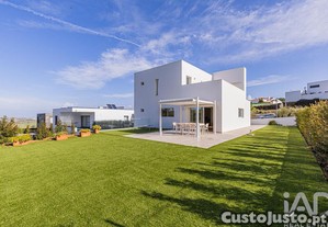 Moradia isolada T4 em Santo Isidoro de 220 m²