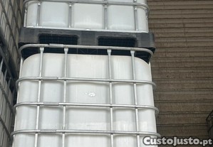Depósitos Ibcs 1000l como novos