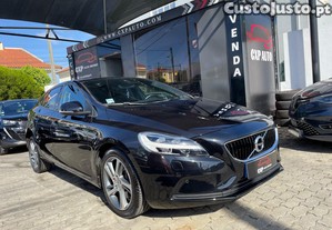 Volvo V40 D2 2.0 - 17