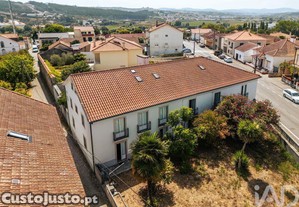 Casa / Villa T18 em Parceiros e Azoia de 764,00 m2