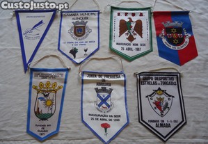 Varios galhardetes antigos