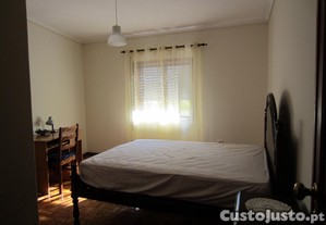 Quarto em Aveiro para menina estudante