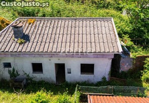 Moradia Térrea E Terreno Para Construção Com...