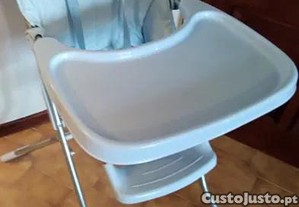 Cadeira de refeio de criana.