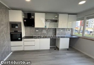 Apartamento t2 em oeiras   com varanda, arrecadação e excelente localização!