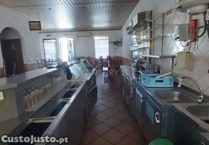 Snack-Bar com Localizao de Ouro e Fcil Acesso no Centro de vora