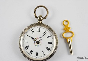 Relógio de bolso antigo em Prata c/ chave