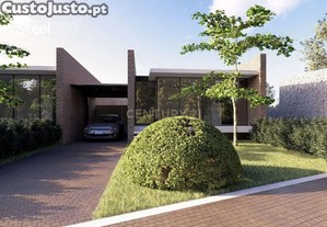 Casa em Construção na Ucha, 3 Quartos e 3 Casas de Banho